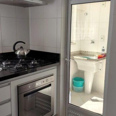 Apartamentos com 99m², 3 quartos, 1 suíte, 1 garagem, no bairro Coqueiros em Florianópolis