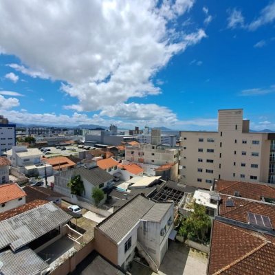 Apartamentos com 39m², 1 quarto, 1 garagem, no bairro Barreiros em São José