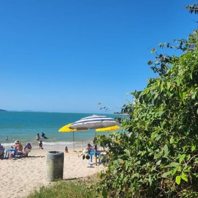 Casa Residencial com 298m², 5 quartos, 1 suíte, 6 garagens, no bairro Daniela em Florianópolis