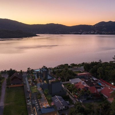 Loft com 53m², 1 quarto, 1 suíte, 1 garagem, no bairro Lagoa Da Conceição em Florianópolis