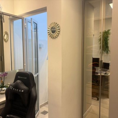 Casa Residencial com 384m², 3 quartos, 1 suíte, 3 garagens, no bairro Balneário em Florianópolis