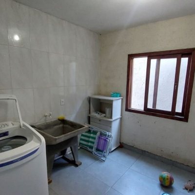 Casa Residencial com 136m², 2 quartos, 1 garagem, no bairro Rio Tavares em Florianópolis