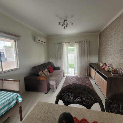 Casa Residencial com 136m², 2 quartos, 1 garagem, no bairro Rio Tavares em Florianópolis