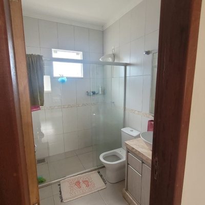 Casa Residencial com 136m², 2 quartos, 1 garagem, no bairro Rio Tavares em Florianópolis