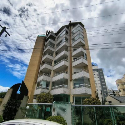 Apartamentos com 120m², 4 quartos, 1 suíte, 3 garagens, no bairro Balneário em Florianópolis