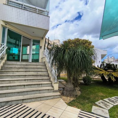 Apartamentos com 120m², 4 quartos, 1 suíte, 3 garagens, no bairro Balneário em Florianópolis