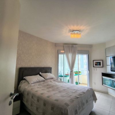 Apartamentos com 120m², 4 quartos, 1 suíte, 3 garagens, no bairro Balneário em Florianópolis