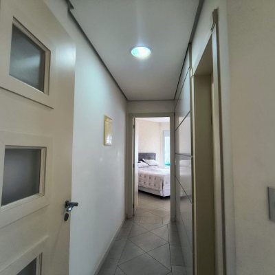 Apartamentos com 120m², 4 quartos, 1 suíte, 3 garagens, no bairro Balneário em Florianópolis