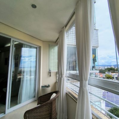 Apartamentos com 120m², 4 quartos, 1 suíte, 3 garagens, no bairro Balneário em Florianópolis