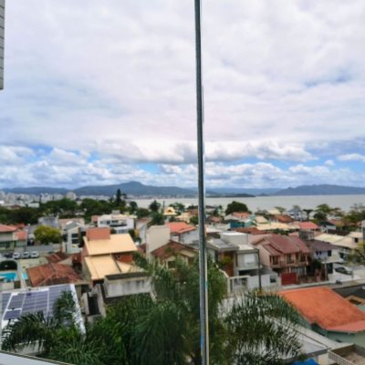 Apartamentos com 120m², 4 quartos, 1 suíte, 3 garagens, no bairro Balneário em Florianópolis