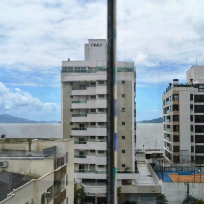 Apartamentos com 120m², 4 quartos, 1 suíte, 3 garagens, no bairro Balneário em Florianópolis