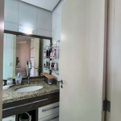 Apartamentos com 120m², 4 quartos, 1 suíte, 3 garagens, no bairro Balneário em Florianópolis