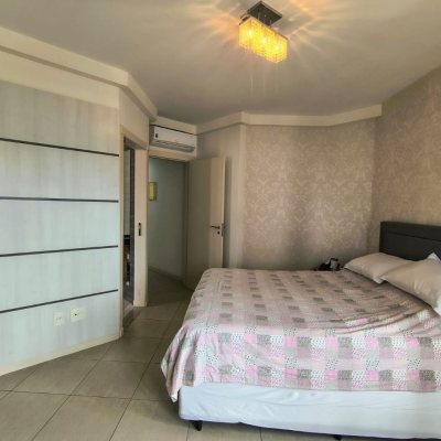 Apartamentos com 120m², 4 quartos, 1 suíte, 3 garagens, no bairro Balneário em Florianópolis