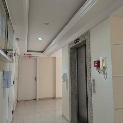 Apartamentos com 120m², 4 quartos, 1 suíte, 3 garagens, no bairro Balneário em Florianópolis