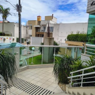 Apartamentos com 120m², 4 quartos, 1 suíte, 3 garagens, no bairro Balneário em Florianópolis