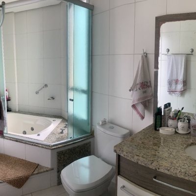 Apartamentos com 120m², 4 quartos, 1 suíte, 3 garagens, no bairro Balneário em Florianópolis