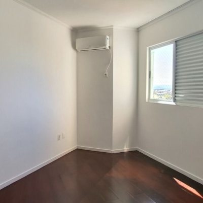 Apartamentos com 135m², 4 quartos, 3 suítes, 2 garagens, no bairro Estreito em Florianópolis