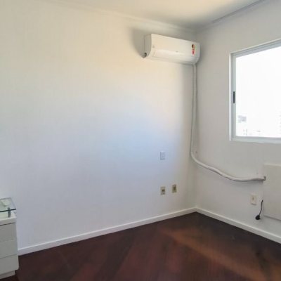 Apartamentos com 135m², 4 quartos, 3 suítes, 2 garagens, no bairro Estreito em Florianópolis