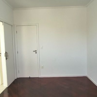 Apartamentos com 135m², 4 quartos, 3 suítes, 2 garagens, no bairro Estreito em Florianópolis