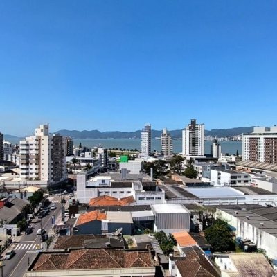Apartamentos com 135m², 4 quartos, 3 suítes, 2 garagens, no bairro Estreito em Florianópolis