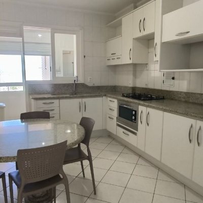 Apartamentos com 135m², 4 quartos, 3 suítes, 2 garagens, no bairro Estreito em Florianópolis