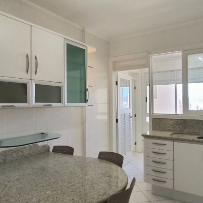 Apartamentos com 135m², 4 quartos, 3 suítes, 2 garagens, no bairro Estreito em Florianópolis
