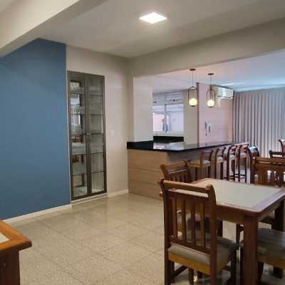 Apartamentos com 135m², 4 quartos, 3 suítes, 2 garagens, no bairro Estreito em Florianópolis