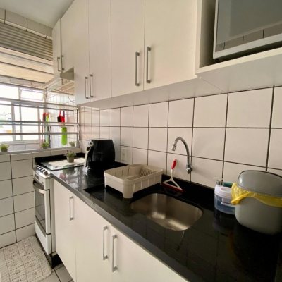 Apartamentos com 61m², 2 quartos, 1 garagem, no bairro Pantanal em Florianópolis
