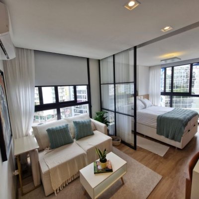 Apartamentos com 37m², 1 quarto, 1 garagem, no bairro Centro em Florianópolis