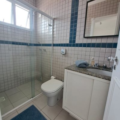 Casa Residencial com 206m², 4 quartos, 3 suítes, 4 garagens, no bairro Ponta De Baixo em São José