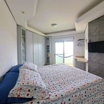 Casa Residencial com 206m², 4 quartos, 3 suítes, 4 garagens, no bairro Ponta De Baixo em São José