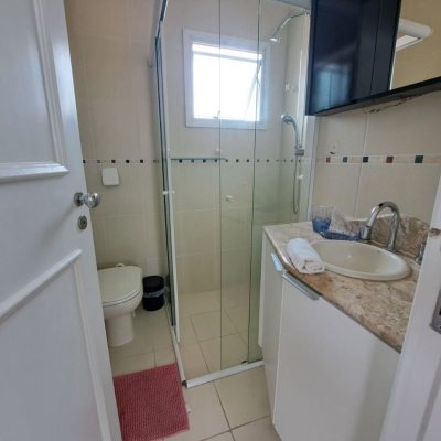 Casa Residencial com 206m², 4 quartos, 3 suítes, 4 garagens, no bairro Ponta De Baixo em São José