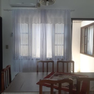 Casa Residencial com 129m², 4 quartos, 4 garagens, no bairro Ingleses em Florianópolis