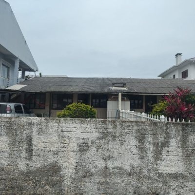 Casa Residencial com 129m², 4 quartos, 4 garagens, no bairro Ingleses em Florianópolis