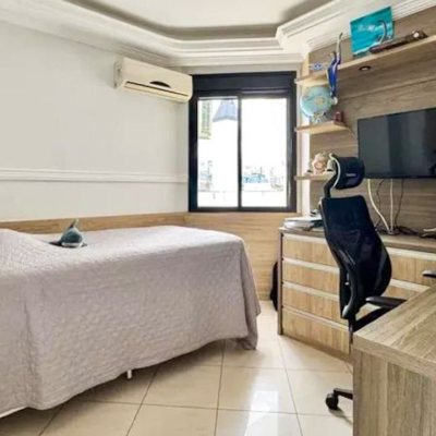 Cobertura com 337m², 3 quartos, 1 suíte, 2 garagens, no bairro Balneário em Florianópolis