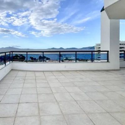 Cobertura com 337m², 3 quartos, 1 suíte, 2 garagens, no bairro Balneário em Florianópolis