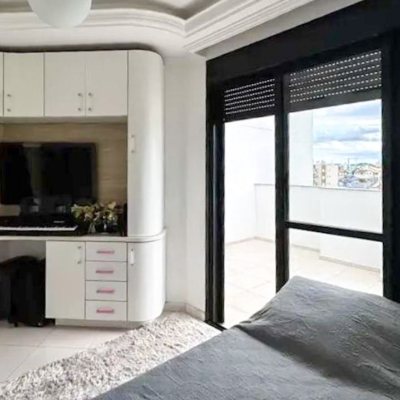 Cobertura com 337m², 3 quartos, 1 suíte, 2 garagens, no bairro Balneário em Florianópolis