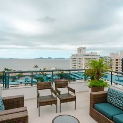 Cobertura com 337m², 3 quartos, 1 suíte, 2 garagens, no bairro Balneário em Florianópolis