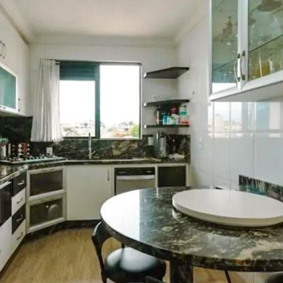 Cobertura com 337m², 3 quartos, 1 suíte, 2 garagens, no bairro Balneário em Florianópolis