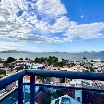 Cobertura com 337m², 3 quartos, 1 suíte, 2 garagens, no bairro Balneário em Florianópolis