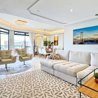 Cobertura com 337m², 3 quartos, 1 suíte, 2 garagens, no bairro Balneário em Florianópolis