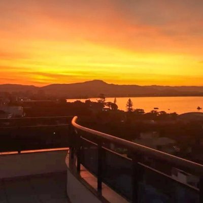 Cobertura com 337m², 3 quartos, 1 suíte, 2 garagens, no bairro Balneário em Florianópolis