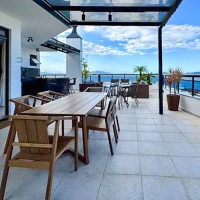 Cobertura com 337m², 3 quartos, 1 suíte, 2 garagens, no bairro Balneário em Florianópolis