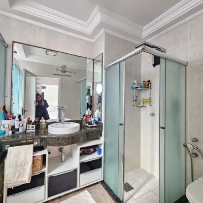 Cobertura com 337m², 3 quartos (sendo 1 suíte), 3 garagens, no bairro Balneário em Florianópolis