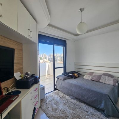 Cobertura com 337m², 3 quartos (sendo 1 suíte), 3 garagens, no bairro Balneário em Florianópolis