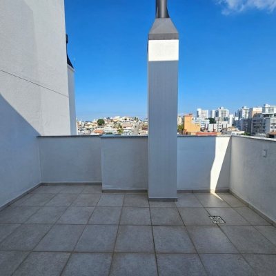 Cobertura com 337m², 3 quartos (sendo 1 suíte), 3 garagens, no bairro Balneário em Florianópolis
