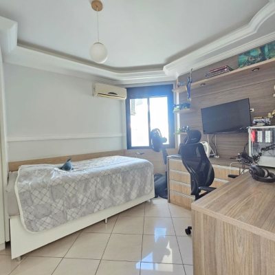 Cobertura com 337m², 3 quartos (sendo 1 suíte), 3 garagens, no bairro Balneário em Florianópolis
