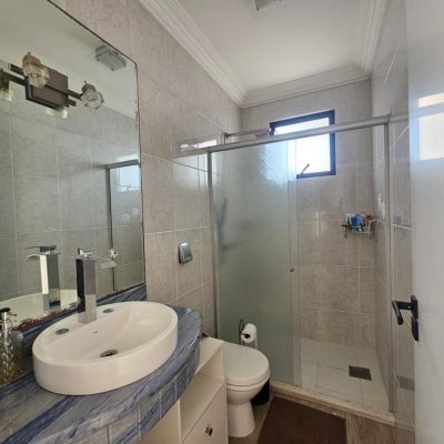Cobertura com 337m², 3 quartos (sendo 1 suíte), 3 garagens, no bairro Balneário em Florianópolis