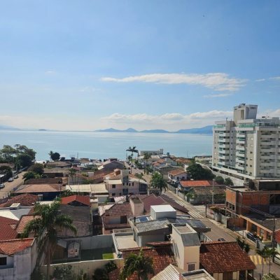 Cobertura com 337m², 3 quartos (sendo 1 suíte), 3 garagens, no bairro Balneário em Florianópolis