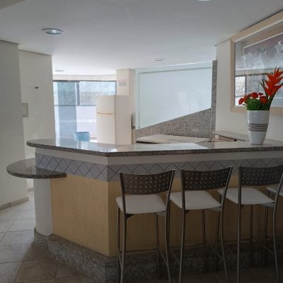 Apartamentos com 151m², 4 quartos (sendo 1 suíte), 2 garagens, no bairro Centro em Florianópolis